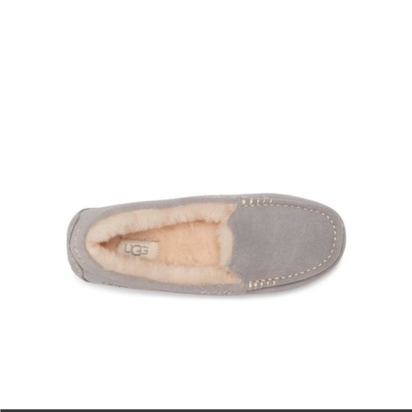 Ugg Ansley Color: Light Grey size 8 - Picture 12 of 13